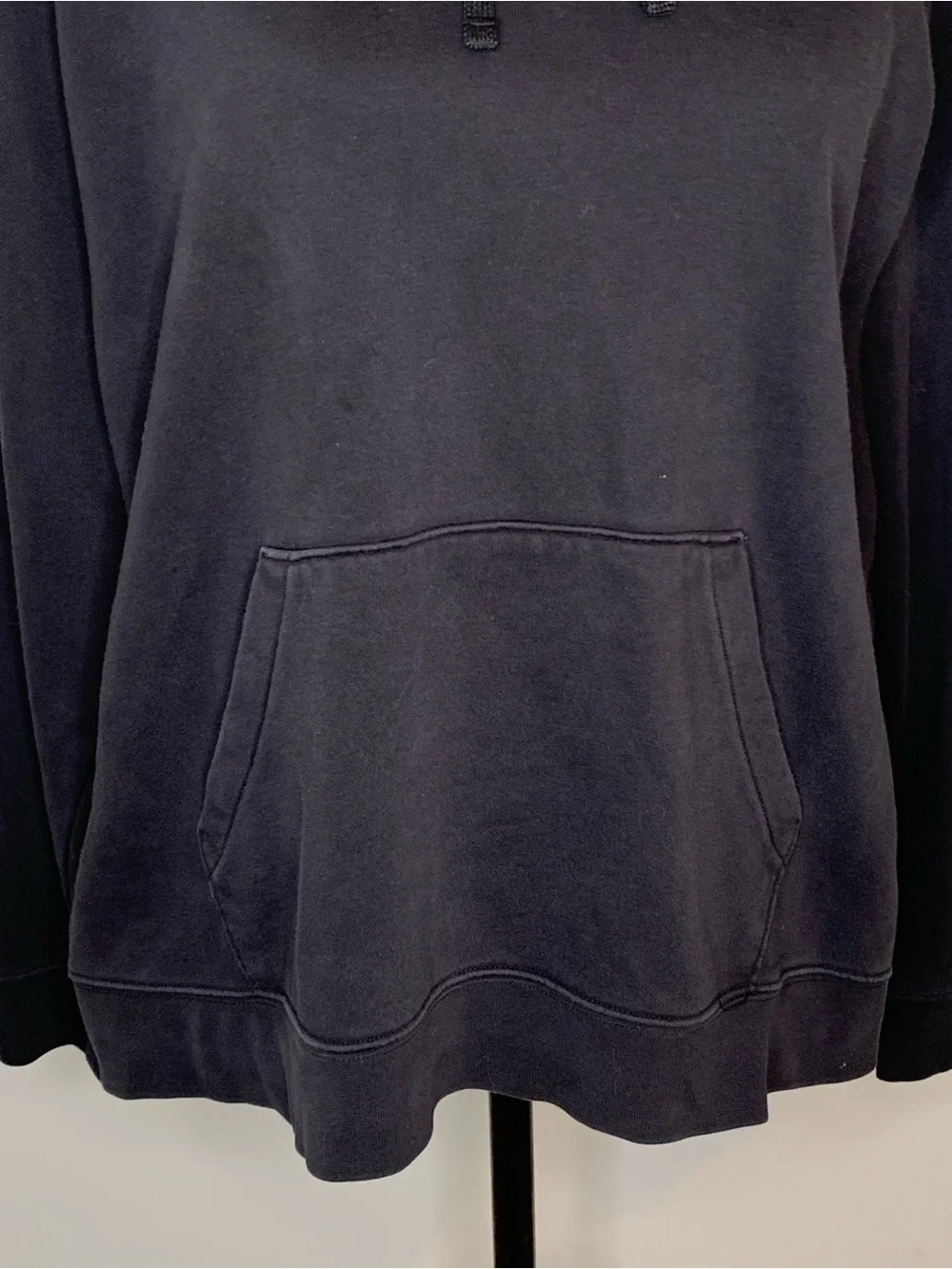 Nike Long Sleeve Drawstring Black Hoodie with Kangaroo Pocket